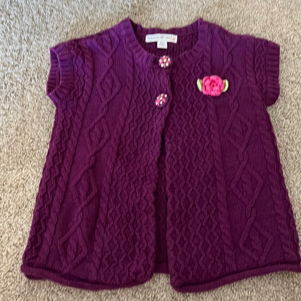 Maggie & Zoe short sleeve Cardigan Sweater